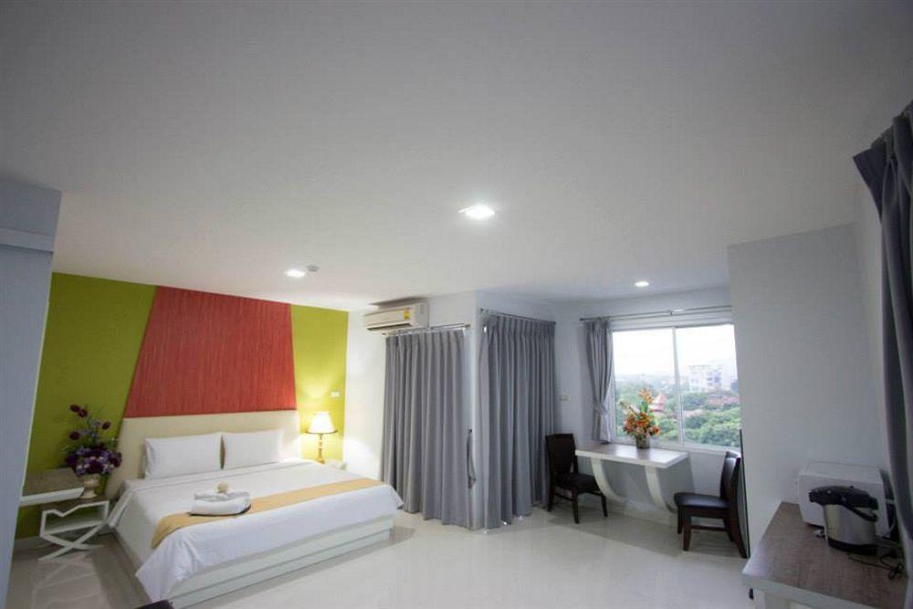 Prime Time Hotel Chonburi Ngoại thất bức ảnh