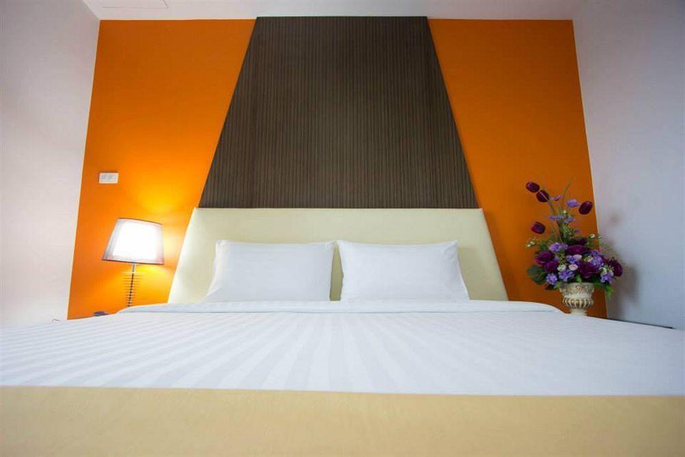 Prime Time Hotel Chonburi Ngoại thất bức ảnh