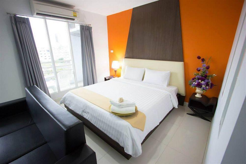 Prime Time Hotel Chonburi Ngoại thất bức ảnh